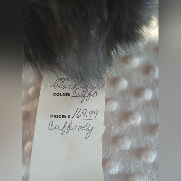 Animal Fur cuff - Picture 6 of 6